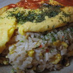 Kopukita Guchi Shokusaikanaina - 大きな卵、中は炒飯入りです。