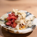 The INNOCENT CARVERY - 栃木県栃木和牛内ももの刺身、 べったら漬け、 プロヴァンス産サマートリュフ、 磨宝卵