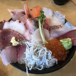 浜小屋 - 三浜丼(さんぴんどん)