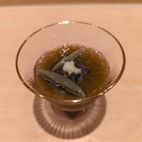 鮨 はしもと - もずく酢とじゅんさい