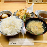 Tempura Meshi Kaneko Han Nosuke - 天ぷらめしと味噌椀 (ごはん・あさりの味噌汁付き) 1300円 ※ご飯大盛り(無料)
                        2023年7月4日