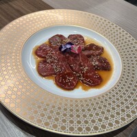 にくずき - タレ物 2種
                カイノミ、くり
                ゴールドのお皿にのって
                味わいが濃くて美味しいしか言えないです