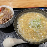 なばりゅう - 今日のおまかせ700円 とき玉うどん&牛丼
