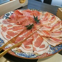 しゃぶしゃぶ 吟半 お台場店 - 国産牛特上ロース＆鹿児島県産六白黒豚しゃぶしゃぶ