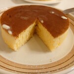 イワタコーヒー店 - ホットケーキ断面図（1000円税込）