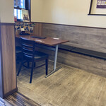 とんかつ和とん - 店内テーブル席