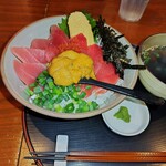 キッチン トット - 鉄火丼特上　ウニがやはり美味しい　ご飯大盛りはキチンと大盛りです