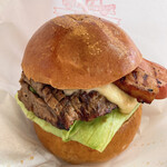 ハンバーガー モミジ - 角度を変えてパシャ！