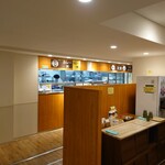Shokudou Keyaki - セルフのお茶サーバー横にある調味料コーナー。