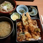 Sushi Tofuro - 天重と冷たい蕎麦