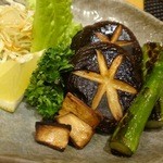 旬味ひげ - 2013.5椎茸とアスパラのバター焼き
