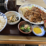 Mangetsu Shokudou - 定食には小鉢が2品！嬉しいな