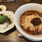 okudo 東京 - 担々麺と純レバー丼ハーフ