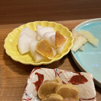 鮨処いちい - 大根を付合せ