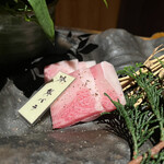 個室 和牛焼肉 吟 難波店 - 