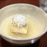 Isoda - 鰻と冬瓜。
                        冬瓜美味しい！新生姜の効いた銀餡も絶妙。
                        こういうベースのお味がいい料理は、心地が良くなりますね。