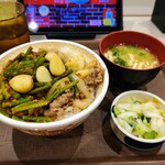 すき家 - ダブルニンニク牛丼大盛つゆだく820円 おしんこセット150円