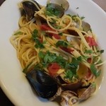 プルチーノ - アサリとトマトのパスタ：オイリー系です＾＾；