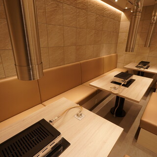 12名様程度までご利用できる部屋です。
                                          10名様以上は完全個室として利用可能