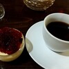 Dosanko Purin - ハスカップクリームチーズのプリン480円を、ドリンクのセットだと700円