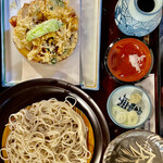 Soba To Itawasa Mikura - かまぼこかき揚げそば(冷　1,760円)
                        かまぼこのかき揚げには海老も入ってなかなか美味しい…