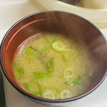 Chuugoku ryouri no miseri yuumen - 日替わりランチの味噌汁。なぜか中華スープじゃない。