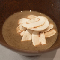 スブリム - ランチコース 9680円 の発酵マッシュルームスープ