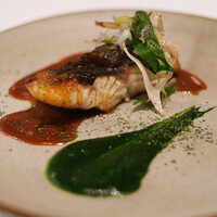 スブリム - ランチコース 9680円 のスズキのポワレ バジルソース