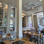 成田専蔵珈琲店 - 洗練された華やかさの店内