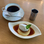 成田専蔵珈琲店 - 甘すぎず、柔らかすぎず、コーヒーによく合う
《カスタードプリン／セット 880円》