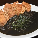 Crispy and juicy ~ fried chicken black curry