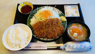 Kodawari Tonkatsu Tayama - 「和風ロースかつ定食（中）」1,680円税込み♫