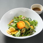 Seasonal salad 2-3 servings