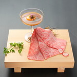 Sendai beef marbled shabu-shabu eaten with rich sea urchin and egg yolk shabu shabu (3 pieces of marbled meat)