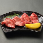 Aged meat thick beef Yakiniku (Grilled meat) (4 slices included)