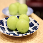 餃子とスパークリング バブルス - シャインマスカット