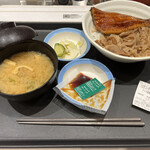 松屋 - 料理写真:* うなぎコンボ牛めし ライス並盛 1,080円