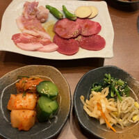 南新宿 和牛焼肉 慶 - キムチ、ナムル、塩もの