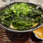 うどん 丸香 - 冷　天然わかめうどん　大（2玉）