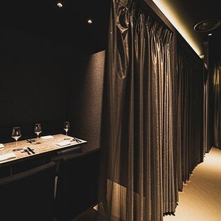 【完全個室:2～4名様×3部屋】落ち着いた雰囲気漂う大人空間
                                          