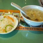 萬福大飯店 - 初めに小鉢とスープ