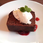 みんなのコーヒー - 店長の手作りチョコレートケーキ