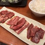 Shichirin Yakiniku Anan - 黒毛和牛三種盛