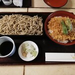 仁屋 - せいろ蕎麦 770円、大盛り 165円、ハーフ穴子丼 495円