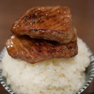 炭火焼肉ホルモンさわいし