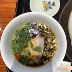 食煅 もみじ - より動物感が増したつけ汁。