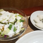 キッチン ブルー グローブ - サラダ、お新香のアップ