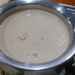 ガンディー - 圧倒的に白い「チキン サヒ コルマ」