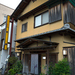 「金助」さんの外観。