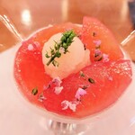 Ai’S - ■『桃づくしコース』Lunch
                ・アミューズ：
                　桃と賀茂茄子、ずわい蟹のパルフェ